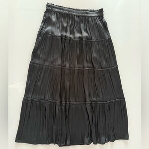Gap Black Soft Satin Tiered Maxi Skirt With Pockets - Pull on - Size Medium